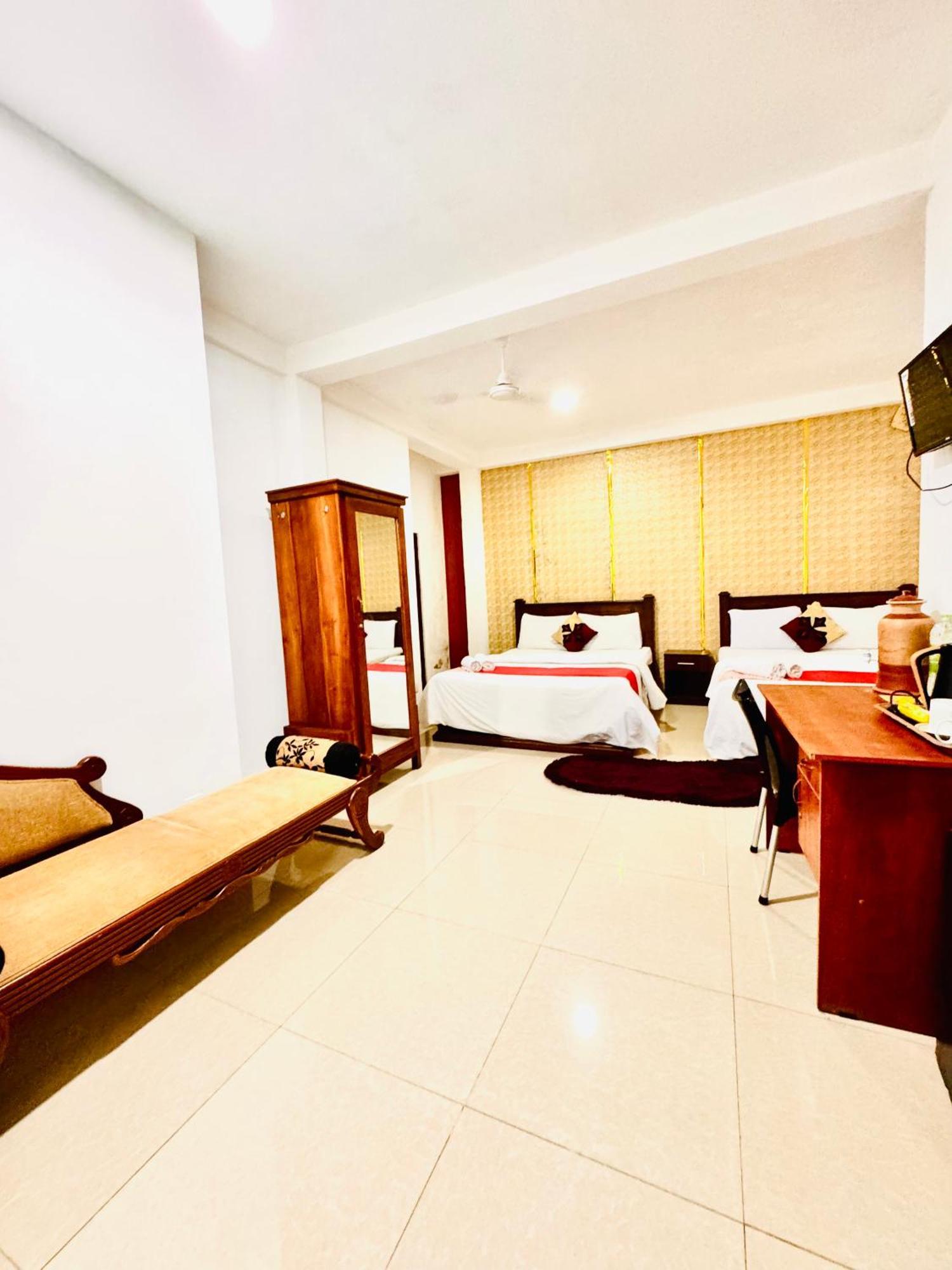 Airport Transit Kings Hotel Katunayaka Exterior foto